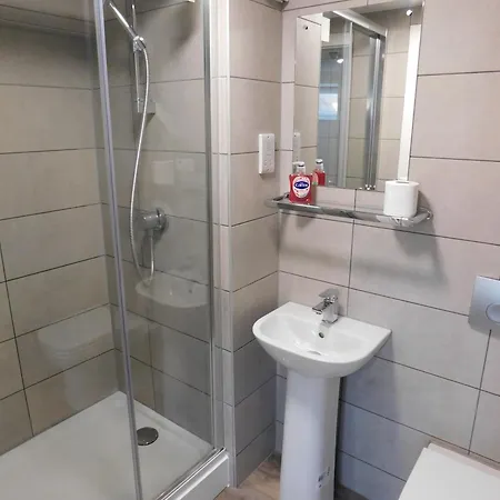 Flat 1, 1 Hampton Lane *
