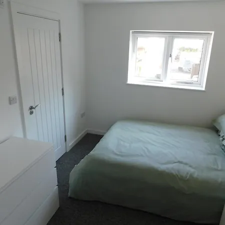 Apartment Flat 1, 1 Hampton Lane
