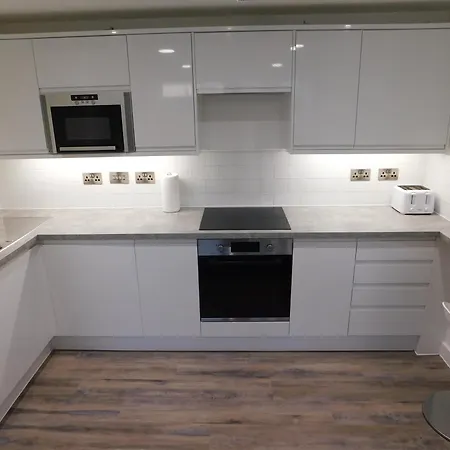 Flat 1, 1 Hampton Lane Apartmán
